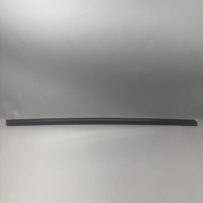 1495711-00-D TESLA MODEL Y DOOR WINDOW MOLDING RIGHT FRONT 2020 2021 22 2023 OEM 1495711-00-D