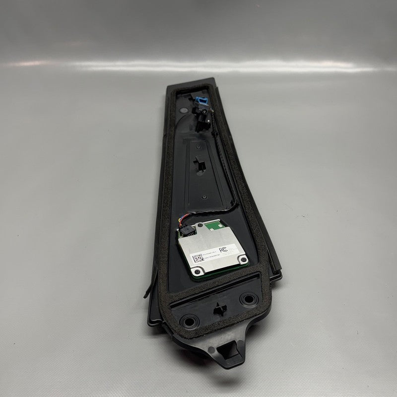 TESLA MODEL 3 B-PILLAR APPLIQUE GLASS TRIM RIGHT 2017-2020 2021 2022 2