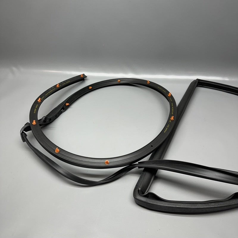 C2Z11447 JAGUAR XF DOOR SEAL LEFT REAR 2009 2010 2011 2012 2013 2014 2015 OEM C2Z11447