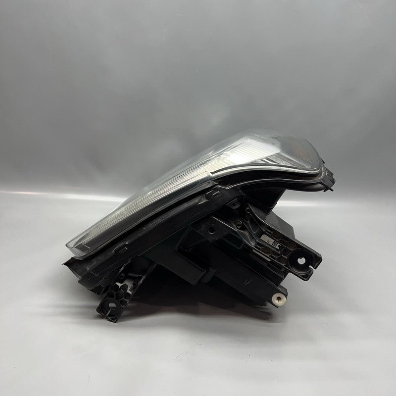 84016911 GMC SIERRA HEADLIGHT RIGHT PASSENGER 2016 2017 2018 2019 XENON OEM 84016911