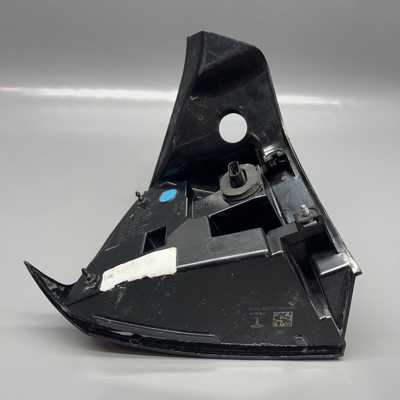 1077398-00-F TESLA MODEL 3 TAIL LIGHT RIGHT PASSENGER 2017 18 19 20 21 22 2023 1077398-00-F