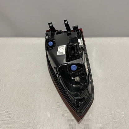7P5945208R PORSCHE CAYENNE TAIL LIGHT RIGHT PASSENGER 7P5945208R 2015 2016 2017 LED OEM