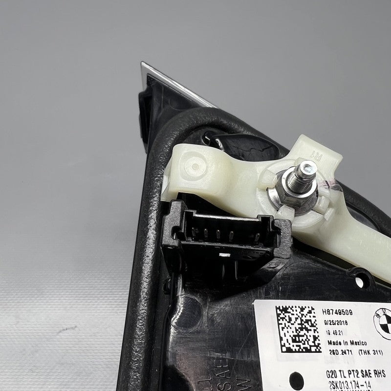 H8749509 BMW M3 TAIL LIGHT INNER RIGHT 330 M340 2019 2020 2021 OEM H8749509 SEDAN