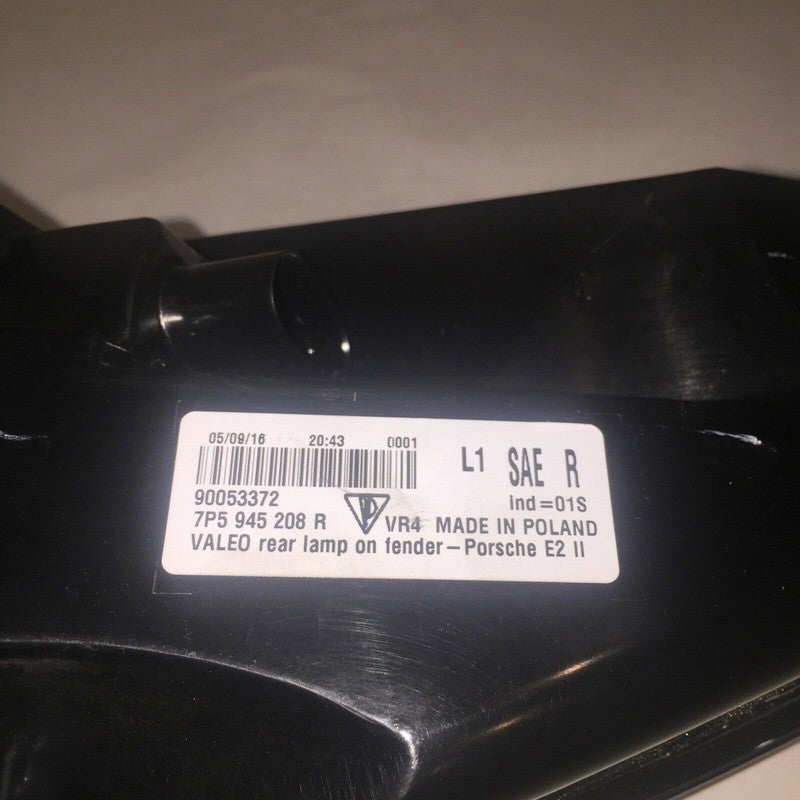 7P5945208R PORSCHE CAYENNE TAIL LIGHT RIGHT SIDE 7P5945208R 2015 2016 2017 LED OEM