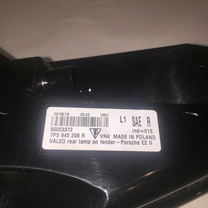 7P5945208R PORSCHE CAYENNE TAIL LIGHT RIGHT SIDE 7P5945208R 2015 2016 2017 LED OEM