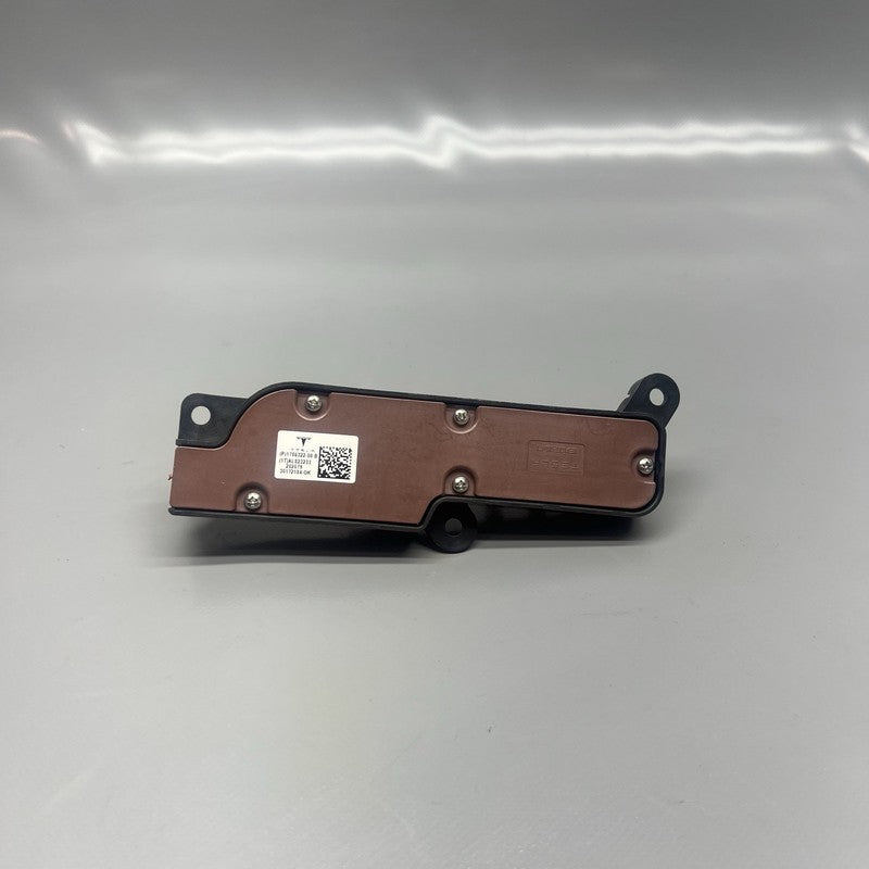 1786322-00-B TESLA MODEL Y SEAT SWITCH RIGHT FRONT 2025 1786322-00-B