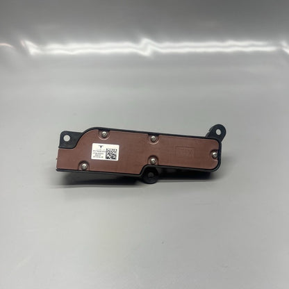 1786322-00-B TESLA MODEL Y SEAT SWITCH RIGHT FRONT 2025 1786322-00-B