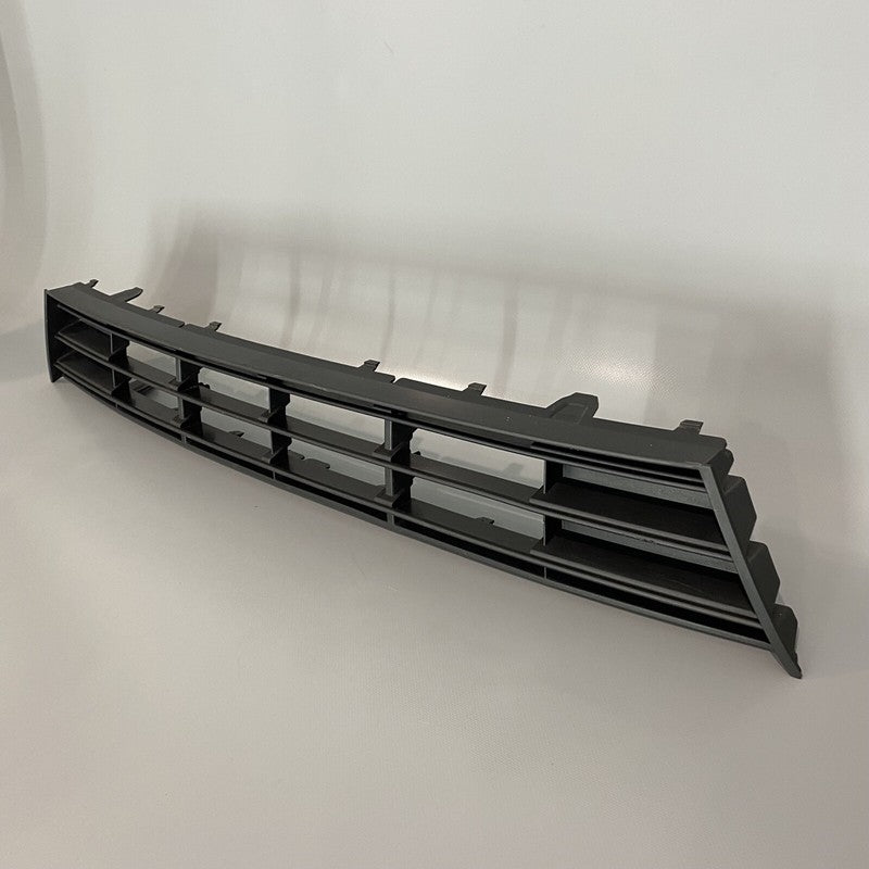 51117331724 BMW 528 GRILLE LOWER CENTER 51117331724 2014 2015 2016 OEM