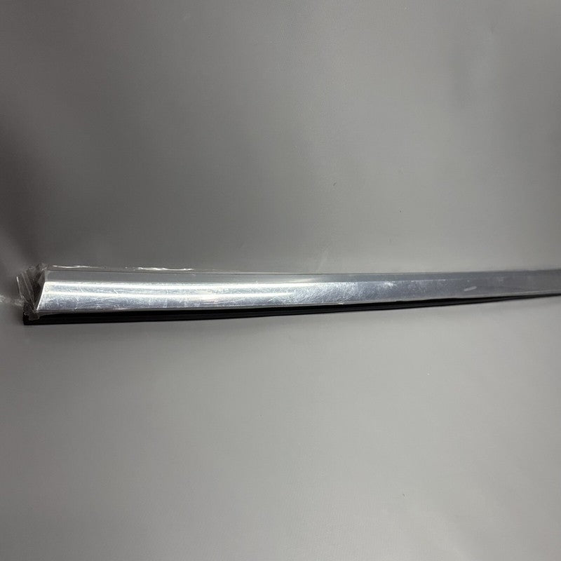 1038393-00-A TESLA MODEL S DOOR WINDOW MOLDING LEFT FRONT 2012-2021 OEM 1038393-00-A