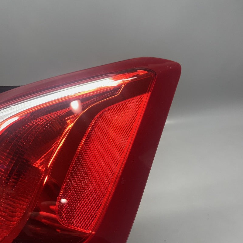 84769836 CHEVY EQUINOX TAIL LIGHT RIGHT PASSENGER 2018 2019 2020 2021 OEM