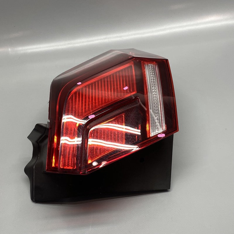 5NN945096A VOLKSWAGEN TIGUAN TAIL LIGHT RIGHT PASSENGER 2018 2019 2020 5NN945096A OEM
