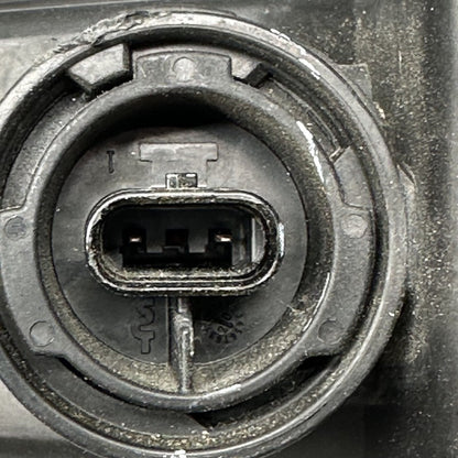 1077390-00-F TESLA MODEL 3 FOG LIGHT RIGHT PASSENGER 2020 2021 22 2023 2 PIN OEM 1077390-00-F