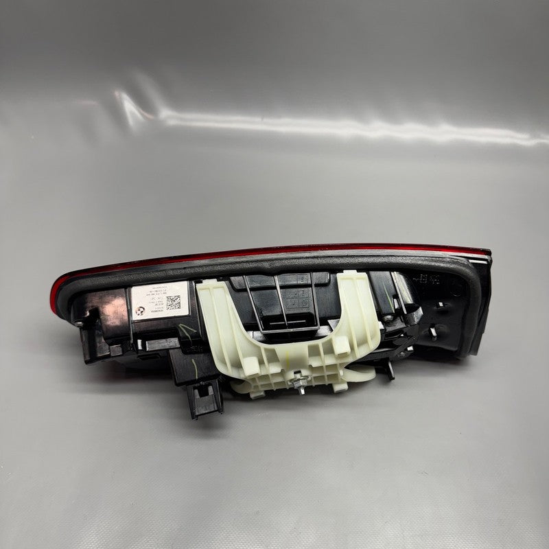 BMW X4 TAIL LIGHT TRUNK  RIGHT PASSENGER 2019 2020 2021 OEM 8743380004