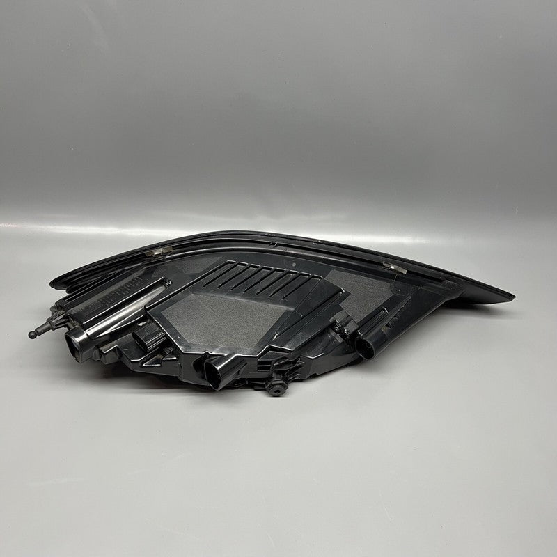 982945096N PORSCHE 718 BOXSTER CAYMAN TAIL LIGHT RIGHT PASSENGER 2019 2020 2021 2022 2023