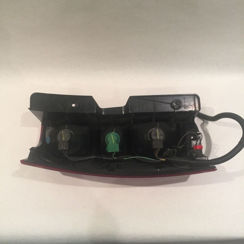 CHEVY SUBURBAN TAHOE TAIL LIGHT RIGHT 2007 2008 2009 2010 2011 2012 2013 2014