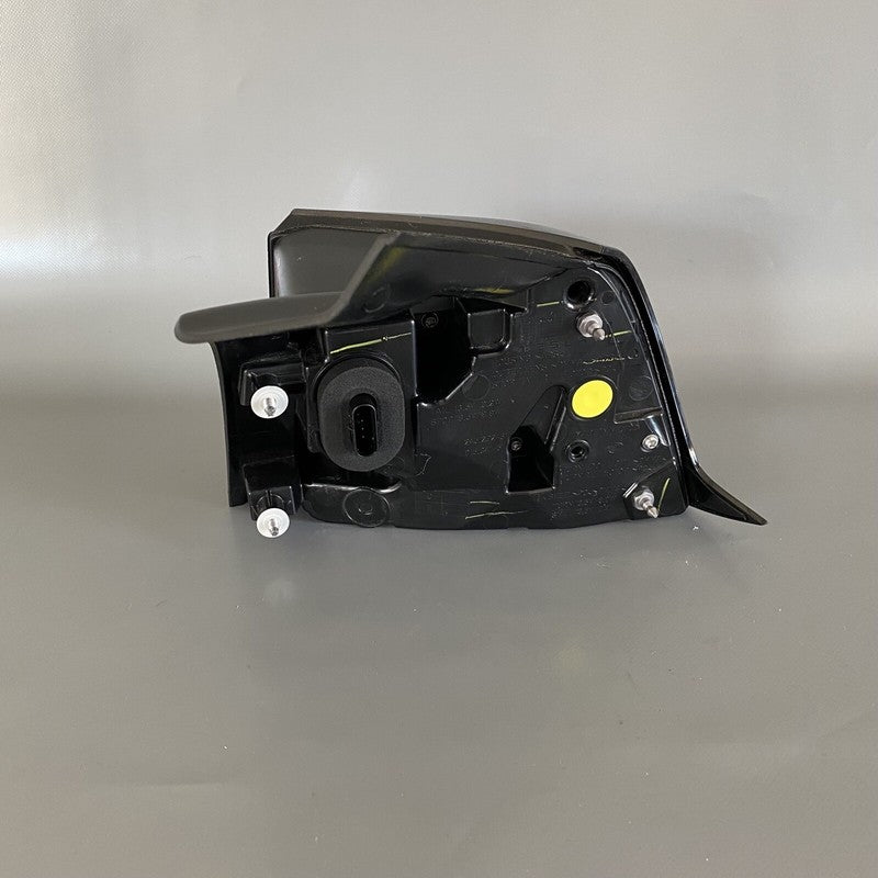 1502086-00-C TESLA MODEL Y TAIL LIGHT LEFT DRIVER SIDE 1502086-00-D 2020 2021 2022 OEM 