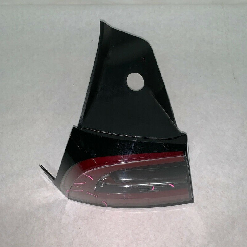 1077397-90-E TESLA MODEL 3 TAIL LIGHT LEFT DRIVER 1077397-90-E 2017 2018 2019 OEM