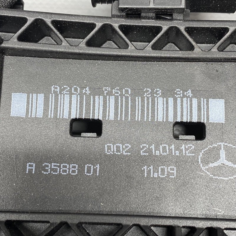 A2047602334 MERCEDES BENZ GLS450 HANDLE BASE LEFT A2047602334 2017 2018 2019 OEM