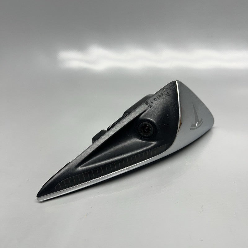 1125106-77-E TESLA MODEL 3 FENDER CAMERA MARKER LEFT 2018 2019 2020 2021 1125106-77-E