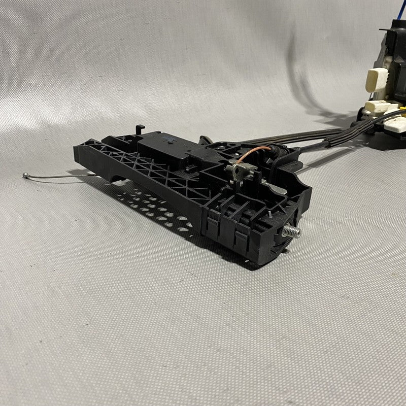 4H0839885 AUDI A8 DOOR HANDLE WITH LOCK LATCH 2011 2012 2013 2014 2015 2016 2017 OEM