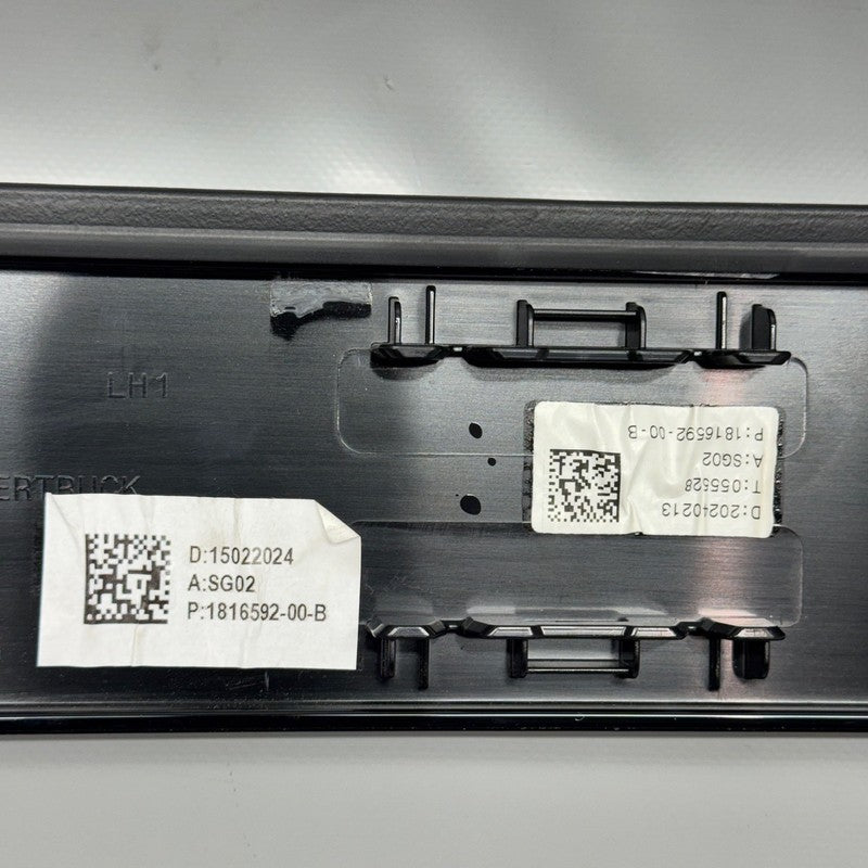 1816592-00-B TESLA CYBERTRUCK ROOF APPLIQUE LEFT 2024 2025 BLACK OEM 1816592-00-B