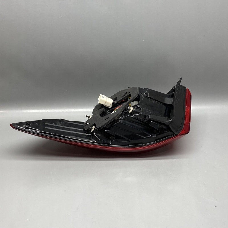 HYUNDAI SONATA TAIL LIGHT LEFT DRIVER 2015 2016 2017 LED OEM 92401-C21