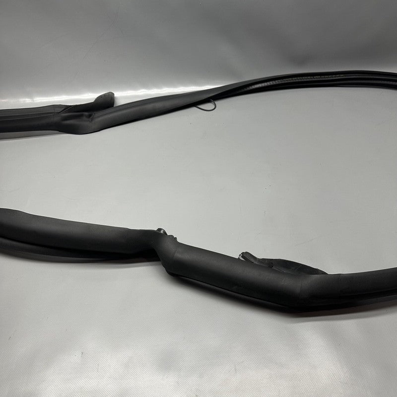 1090510-00-L TESLA MODEL 3 DOOR SEAL RIGHT REAR 2017 18 19 20 21 22 2023 OEM 1090510-00-L