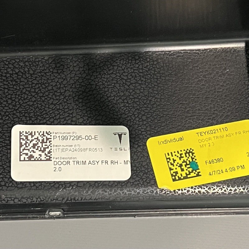 1997295-00-E TESLA MODEL Y DOOR PANEL RIGHT FRONT 2020 2021 2022 2023 OEM 1997295-00-E