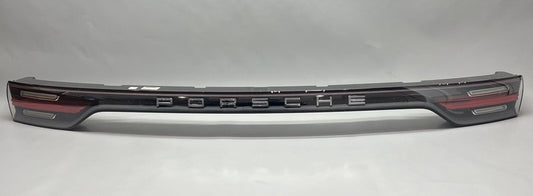 9Y0945081Q PORSCHE CAYENNE TAIL LIGHT CENTER TRUNK 2019 2020 2021 LED OEM 9Y0945081Q