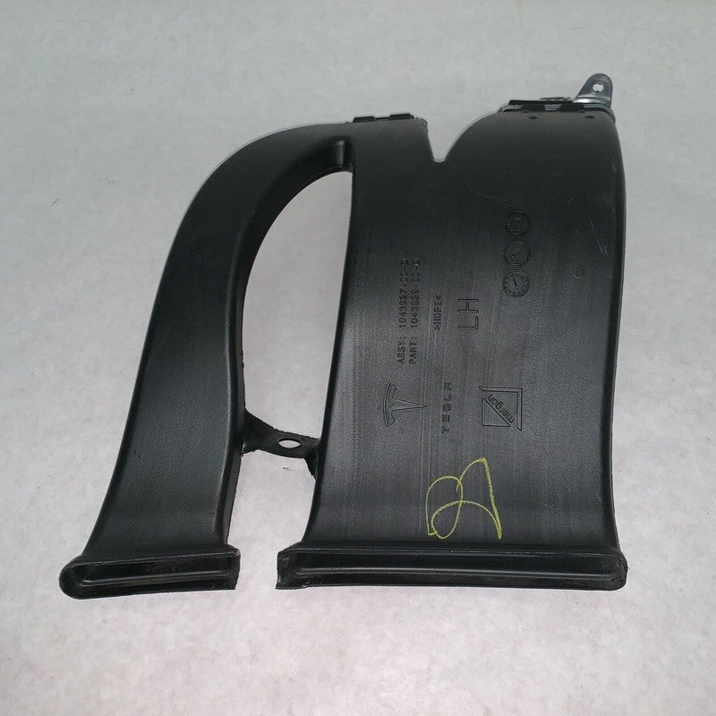 1043927-00-D TESLA MODEL S LEFT DRIVER AIR DUCT VENT 2016 2017 2018 OEM 1043927-00-D