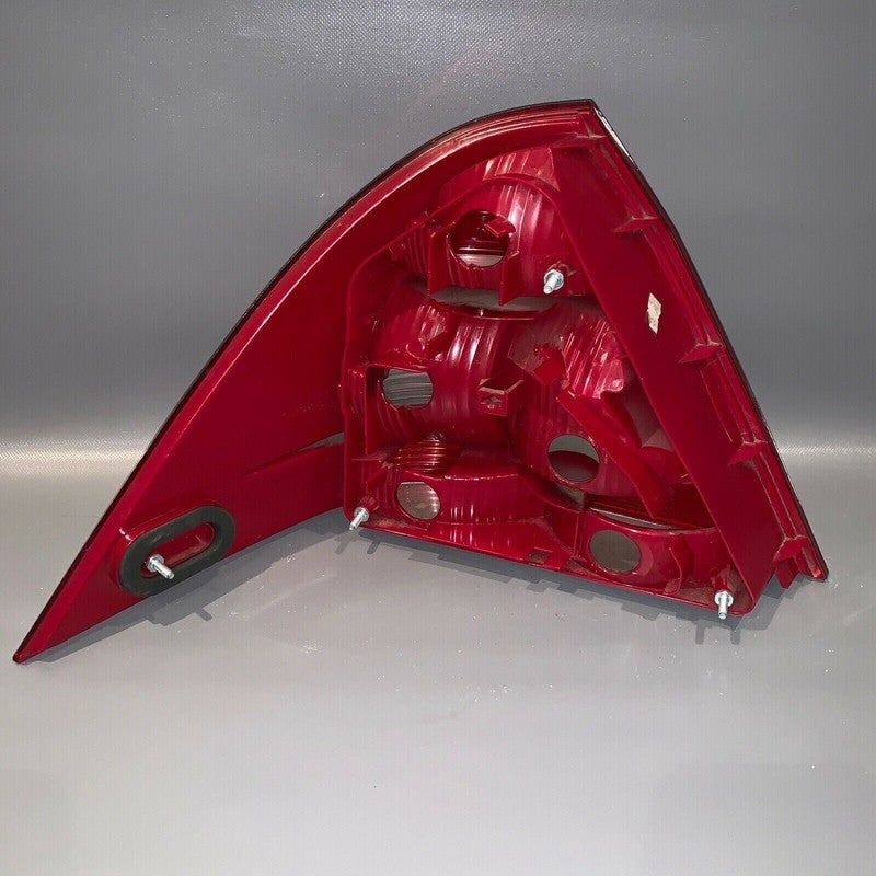 A2038203464 MERCEDES BENZ C230 C350  TAIL LIGHT RIGHT PASSENGER A2038203464 2006 2007 OEM