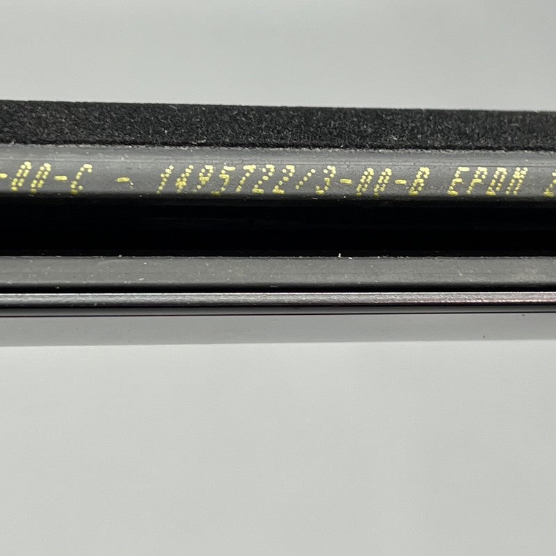 1495722-00-B TESLA MODEL Y DOOR WINDOW OUTER BELT RIGHT REAR 2020 21 22 2023 OEM 1495722-00-B