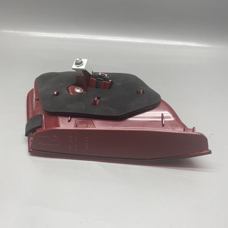 MERCEDES BENZ E350 TAIL LIGHT LEFT INNER A2129062757 2014 2015 2016 OE
