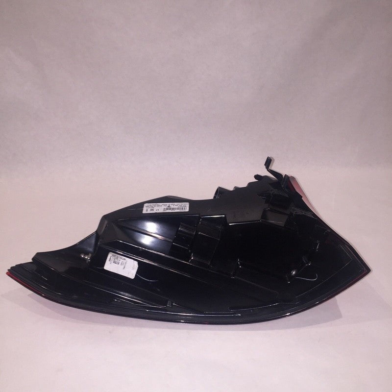 7P5945208R PORSCHE CAYENNE TAIL LIGHT RIGHT PASSENGER 7P5945208R 2015 2016 2017 LED OEM