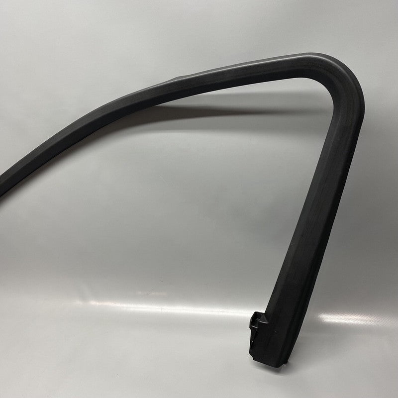 80A867610 AUDI Q5 DOOR WINDOW FRAME TRIM RIGHT FRONT 80A867610 2018 2019 2020 OEM