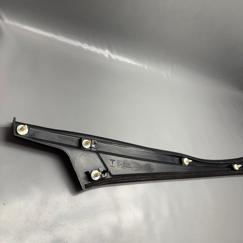 1821257-00-D TESLA CYBERTRUCK APRON REAR 2024 2025 OEM 1821257-00-D