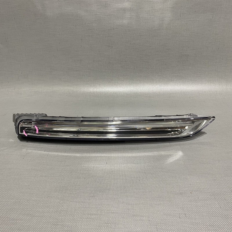 7P5941182J PORSCHE CAYENNE GTS FOG LIGHT RIGHT PASSENGER 7P5941182J 2015 2016 2017 LED OEM