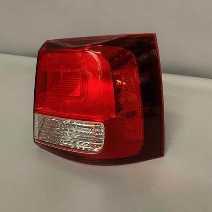 92402-1U500 KIA SORENTO TAIL LIGHT RIGHT PASSENGER 92402-1U500 2014 2015 OEM