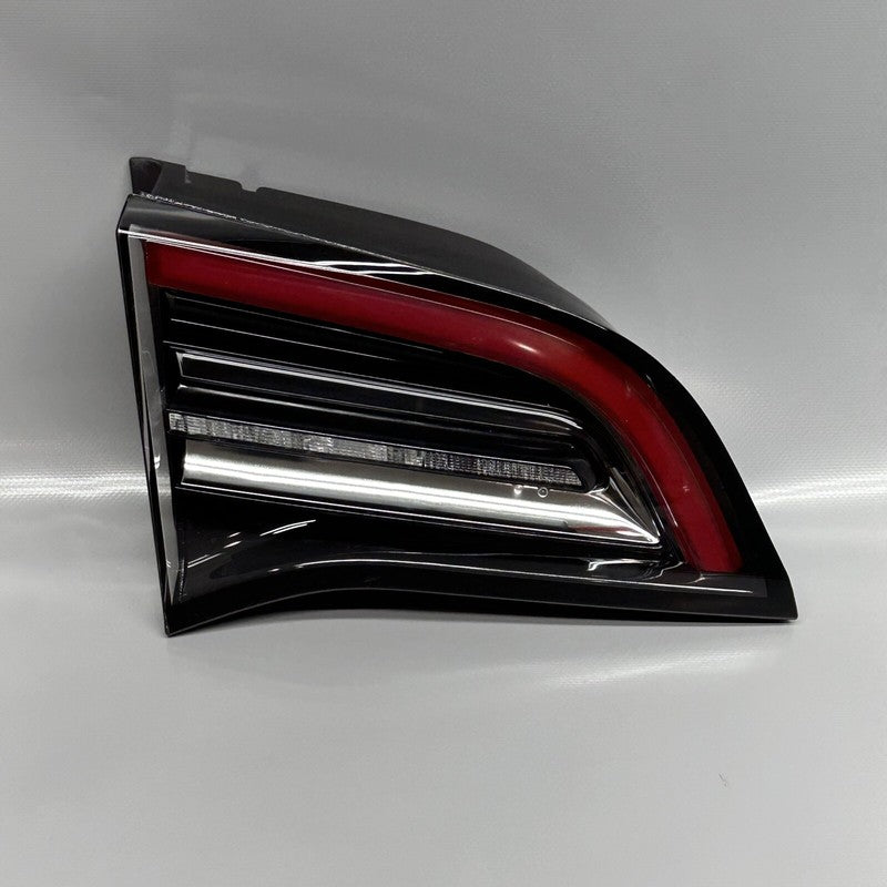 1077401-00-G TESLA MODEL 3 Y TAIL LIGHT TRUNK LEFT DRIVER 2018 2019 2020 2021 22 1077401-00-G