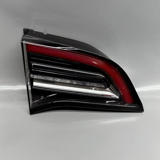 1077401-00-G TESLA MODEL 3 Y TAIL LIGHT TRUNK LEFT DRIVER 2018 2019 2020 2021 22 1077401-00-G