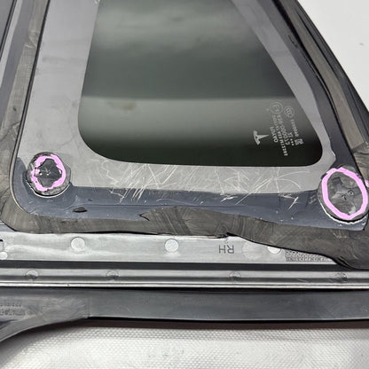 1495741-99-H TESLA MODEL Y QUARTER GLASS RIGHT REAR 2020 2021 2022 2023 OEM 1495741-99-H