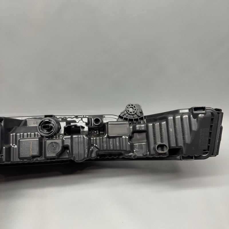 1806405-00-D TESLA CYBERTRUCK HEADLIGHT RIGHT PASSENGER 2024 2025 OEM 1806405-00-D