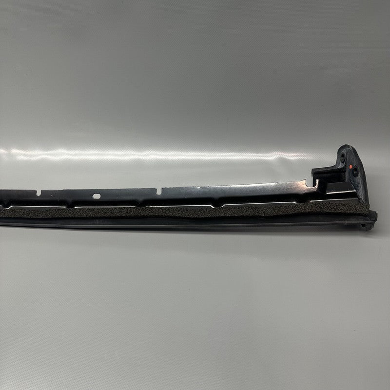 1072080-00-B TESLA MODEL X DOOR SEAL BRACKET RIGHT REAR 2016 2017 18 19 2020 OEM 1072080-00-B