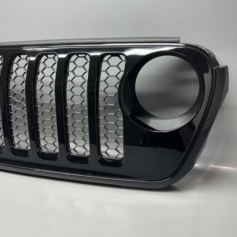 T720004AB JEEP WRANGLER GLADIATOR GRILLE 2018 2019 2020 2021 2022 2023 OEM T720004AB