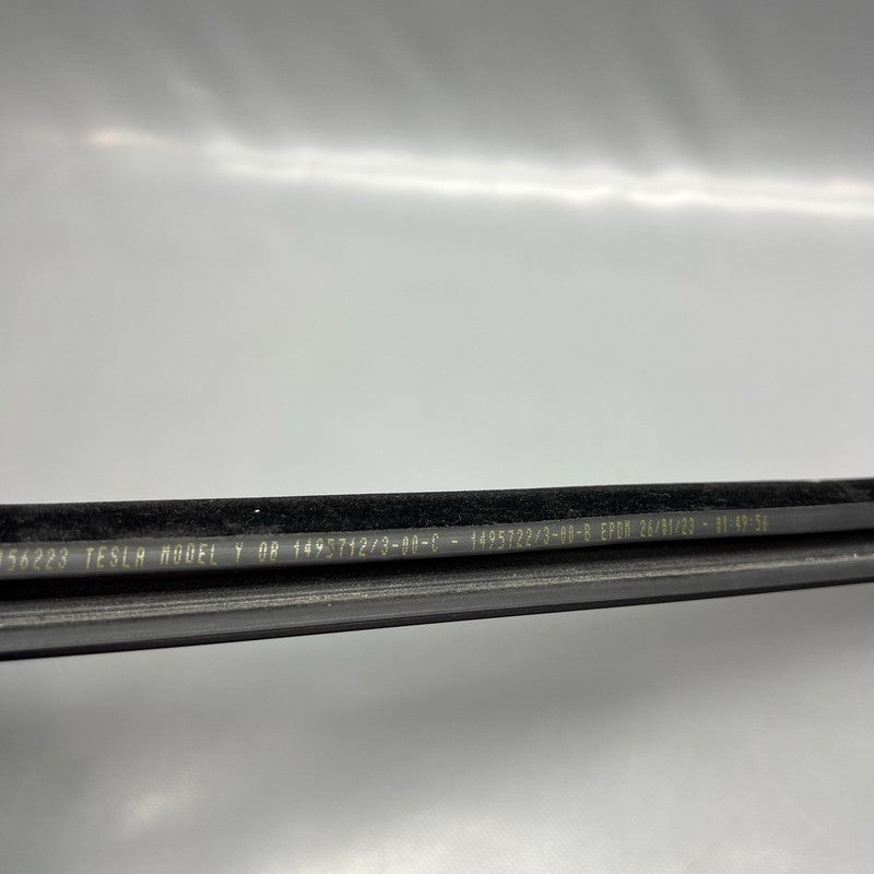 1495722-00-B TESLA MODEL Y DOOR WINDOW MOLDING LEFT REAR 2020 2021 2022 2023 OEM 1495722-00-B