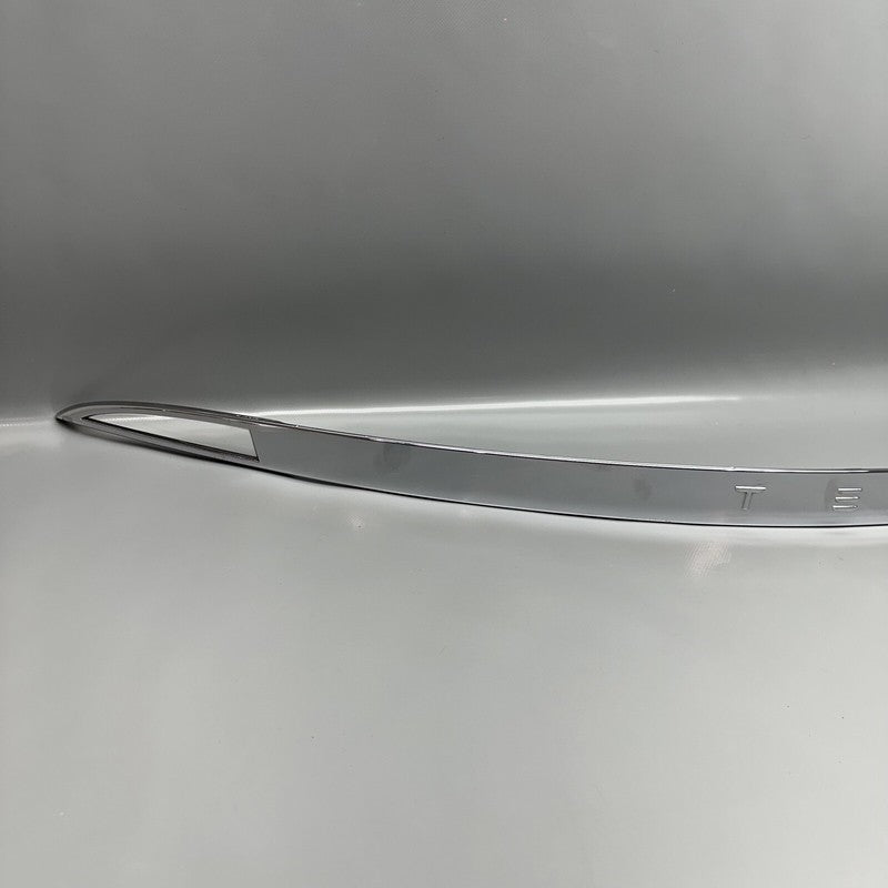 1008856-00-C TESLA MODEL S GATE CHROME LIFTGATE APPLIQUE 2012 2013 2014 2015 OEM 1008856-00-C