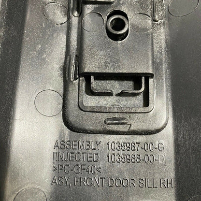 1035987-00-G TESLA MODEL X DOOR SILL COVER RIGHT FRONT 1035987-00-G 2016 2017 2018 2019 OEM