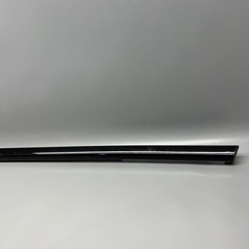 9Y0837476H PORSCHE CAYENNE DOOR BELT MOLDING RIGHT FRONT 2019 2020 OEM 9Y0837476H