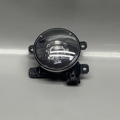 670033497 MASERATI LEVANTE FOG LIGHT LEFT RIGHT 2017 2018 2019 2020 OEM 670033497