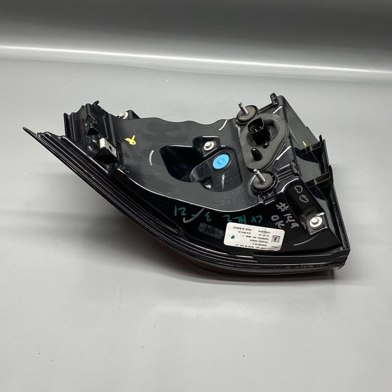 TESLA MODEL X TAIL LIGHT LEFT DRIVER 1034332-00-A 2016 2017 2018 19 20
